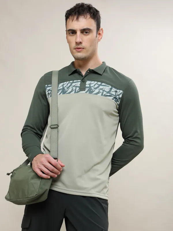Men Colorblock Slim Fit Polo T-shirt with TECHNO COOL+