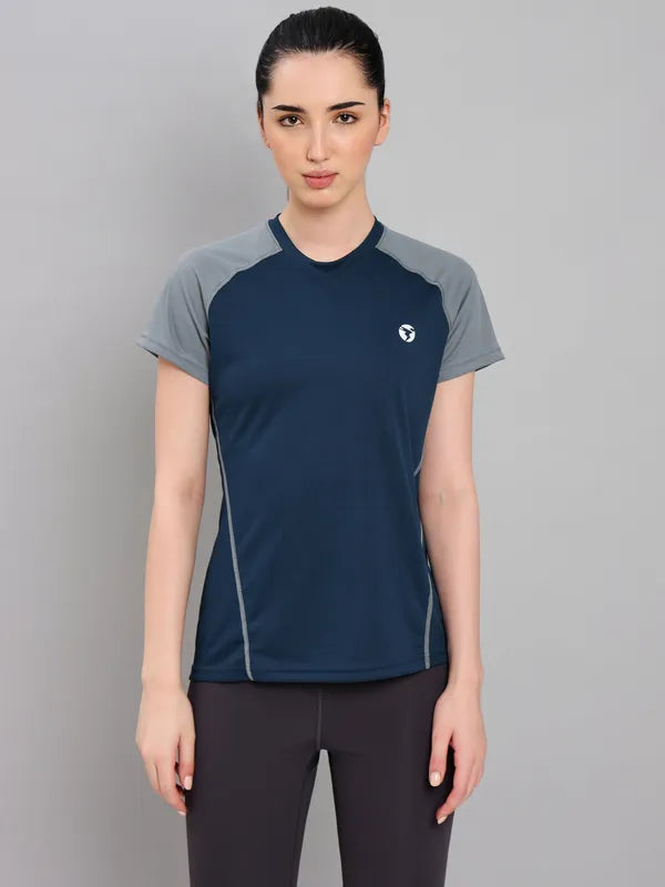 Women Colorblock Slim Fit Crew Neck T-shirt with TECHNO COOL+