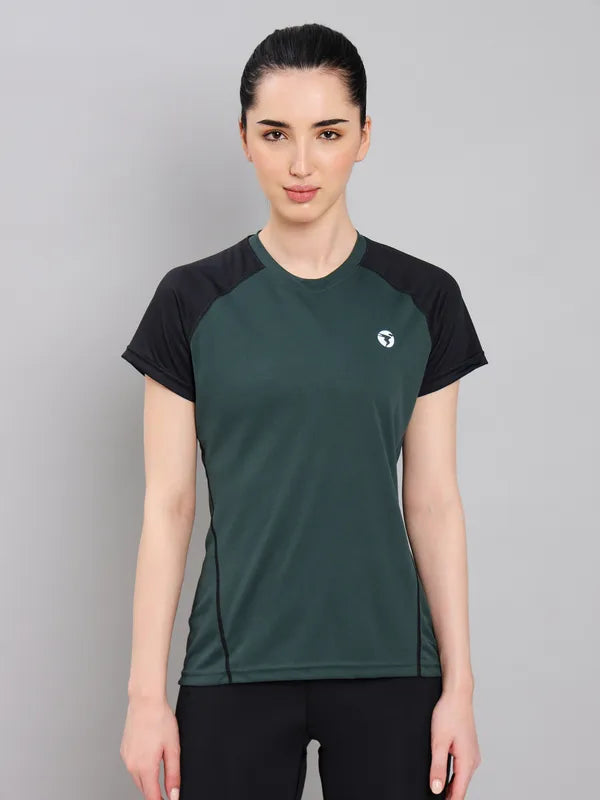 Women Colorblock Slim Fit Crew Neck T-shirt with TECHNO COOL+