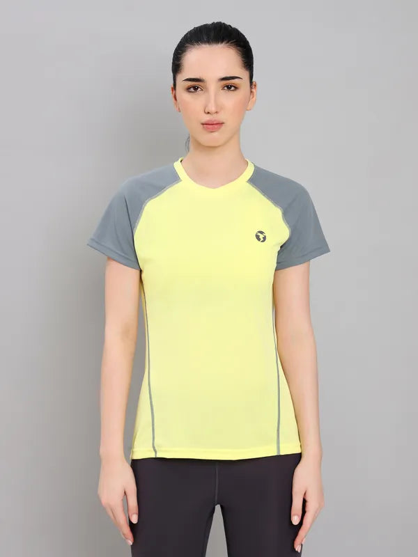 Women Colorblock Slim Fit Crew Neck T-shirt with TECHNO COOL+